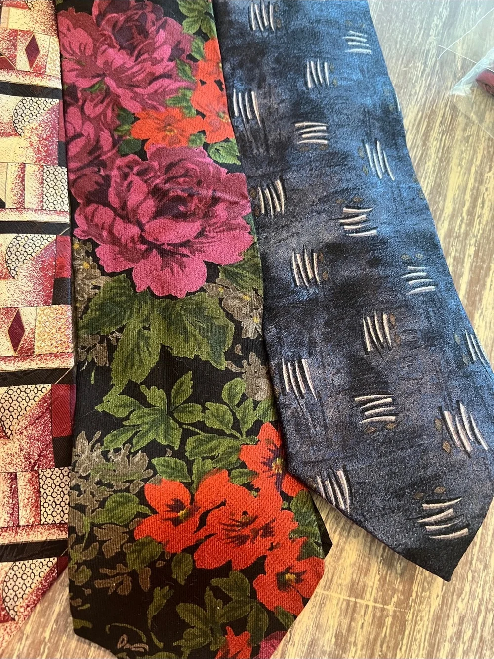 Set of 4 Men's Floral Black & Multicolor Silk & Blends Ties. New in pkg